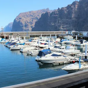 La Marina Acantilado de los Gigantes